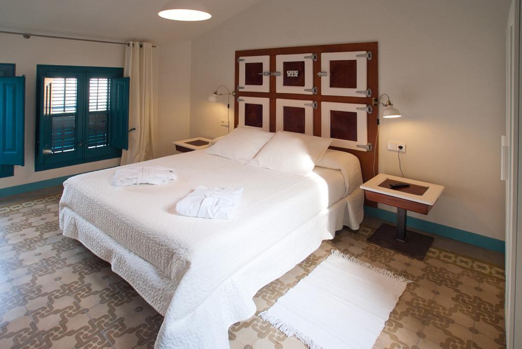 Hotel Hostal Chic Sant Feliu de Guixols Room photo