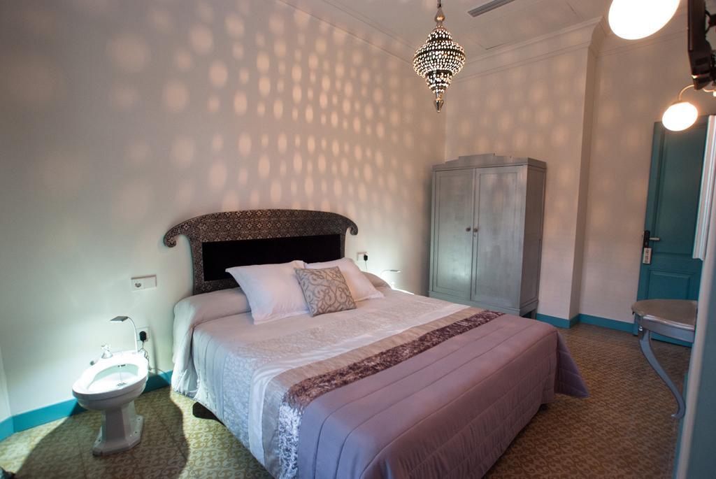 Hotel Hostal Chic Sant Feliu de Guíxols Room photo