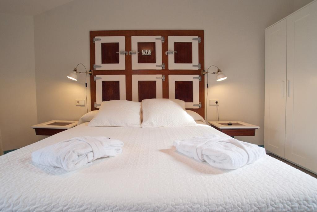 Hotel Hostal Chic Sant Feliu de Guíxols Room photo